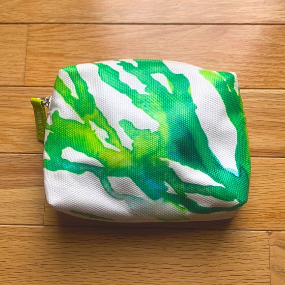 La Mer Handbags - NWT LA MER LINED MAKE-UP OR TOILETRY BAG, COULD ALSO BE USED FOR A WALLET